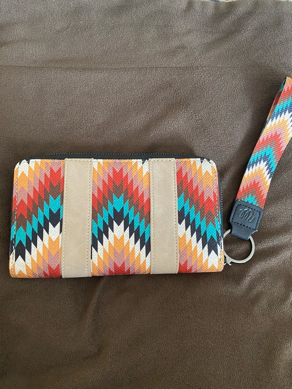 Wrangler Southwestern Aztec Zip Around Wristlet Wallet Western - Picture 4 of 9